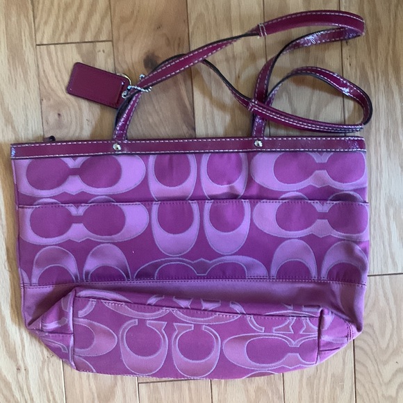 Like New Coach Pink Shoulder Bag - Picture 4 of 6